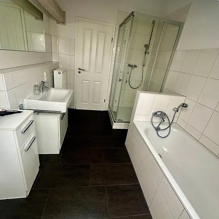 Apartmenthouse *