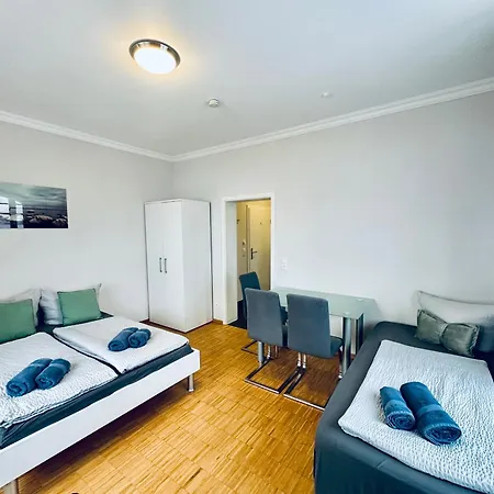 Apartmenthouse * سينغن