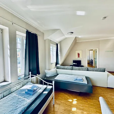 Apartmenthouse *